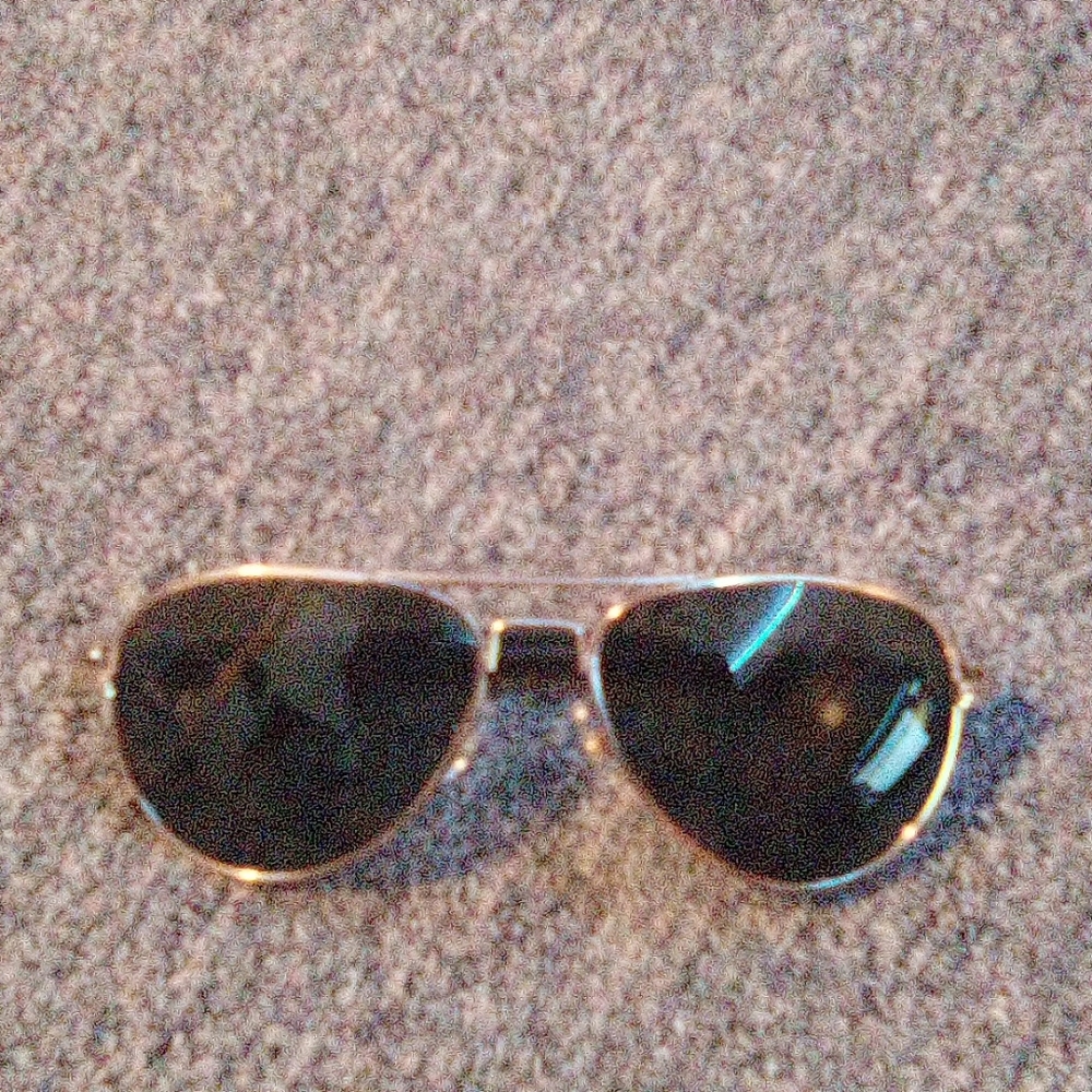 Sunglasses - Picture 3 of 4